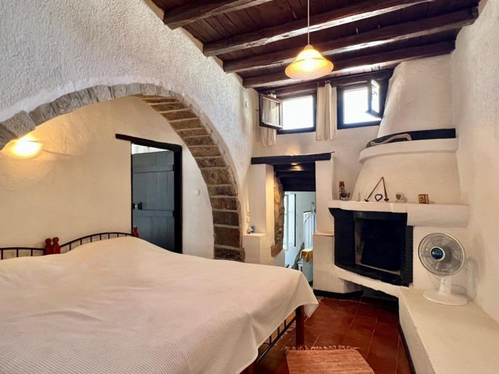 Image No.18-2 Bed House for sale