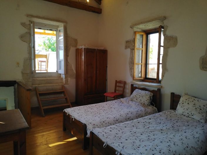 Image No.5-2 Bed House for sale