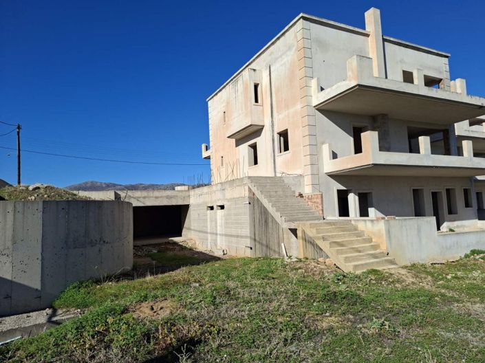 Image No.5-15 Bed House for sale
