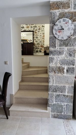 Image No.13-2 Bed House for sale