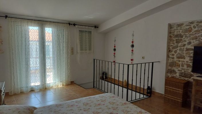 Image No.28-2 Bed House for sale