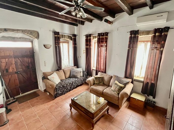 Image No.18-1 Bed House for sale