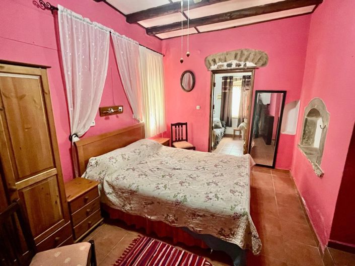 Image No.22-1 Bed House for sale