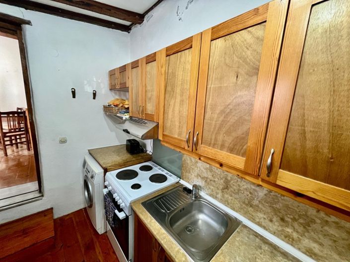 Image No.10-1 Bed House for sale