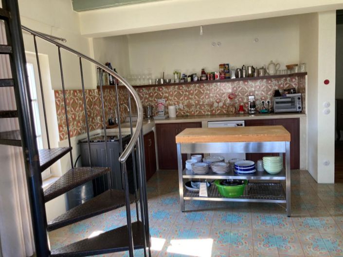 Image No.8-5 Bed House for sale