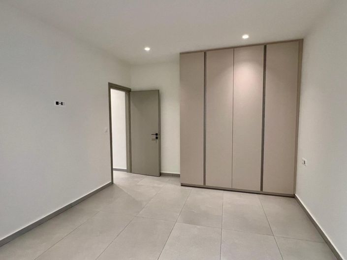 Image No.30-2 Bed Apartment for sale