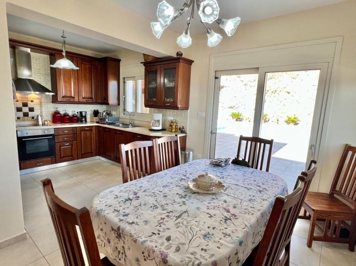 Image No.9-3 Bed Villa for sale