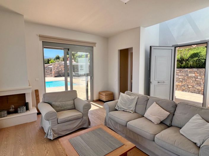 Image No.6-3 Bed Villa for sale