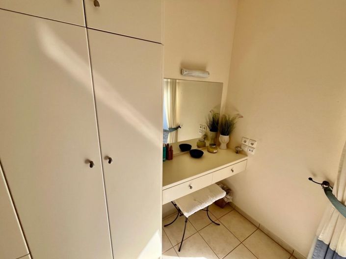 Image No.15-3 Bed House for sale