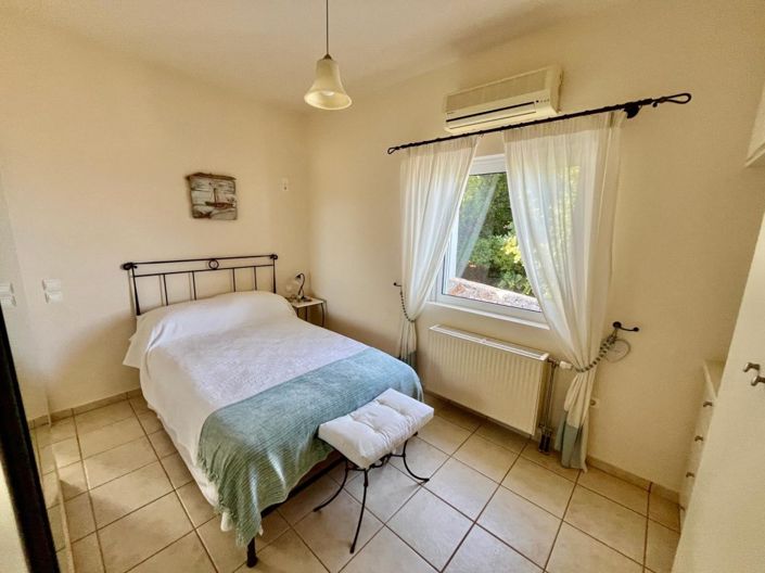 Image No.17-3 Bed House for sale