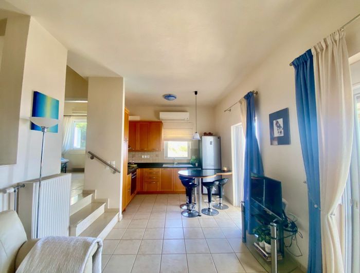 Image No.25-3 Bed House for sale