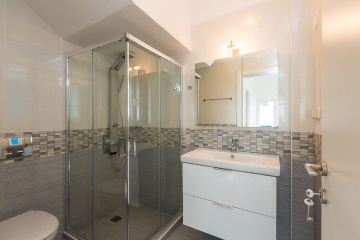Image No.12-3 Bed House for sale