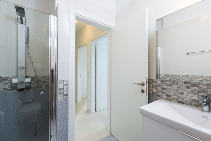Image No.15-3 Bed House for sale