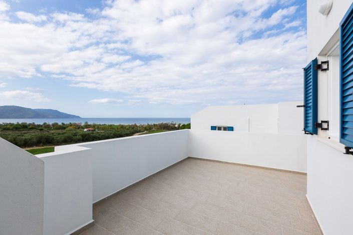 Image No.17-3 Bed House for sale