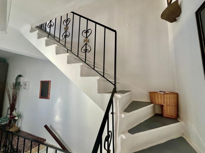 Image No.18-2 Bed House for sale