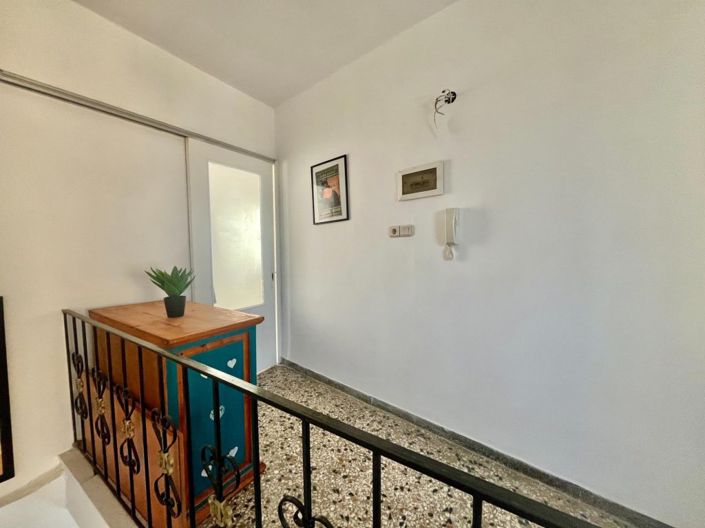 Image No.19-2 Bed House for sale