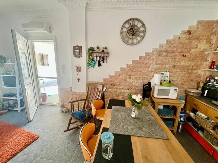 Image No.5-2 Bed House for sale