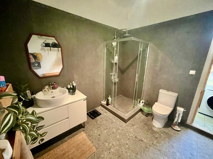 Image No.6-2 Bed House for sale