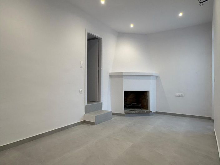 Image No.10-1 Bed House for sale