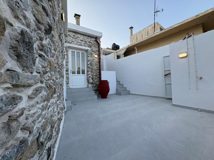 Image No.20-1 Bed House for sale