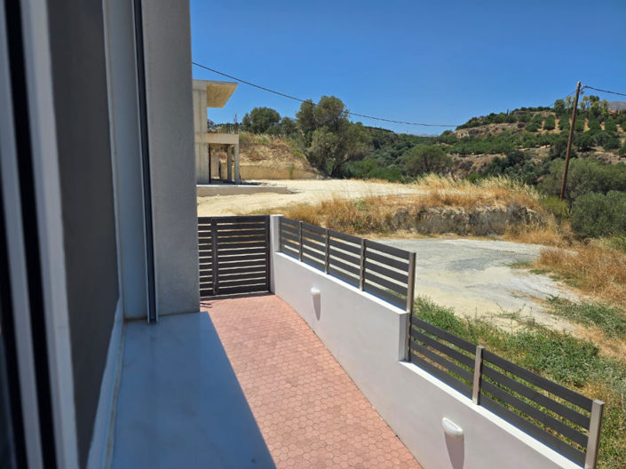 Image No.11-3 Bed House for sale