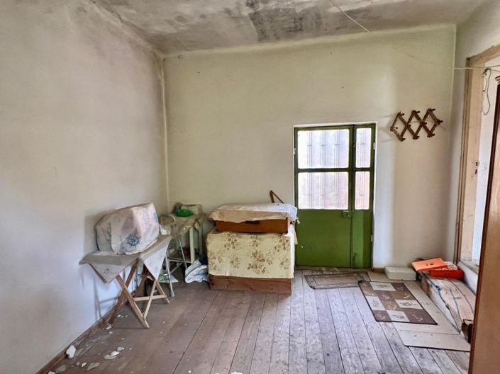 Image No.17-3 Bed House for sale