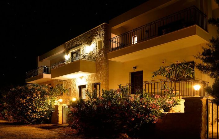 Image No.18-10 Bed Hotel for sale