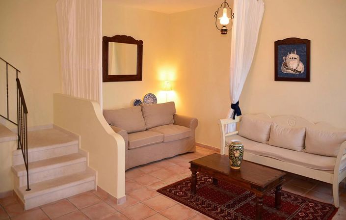 Image No.4-10 Bed Hotel for sale