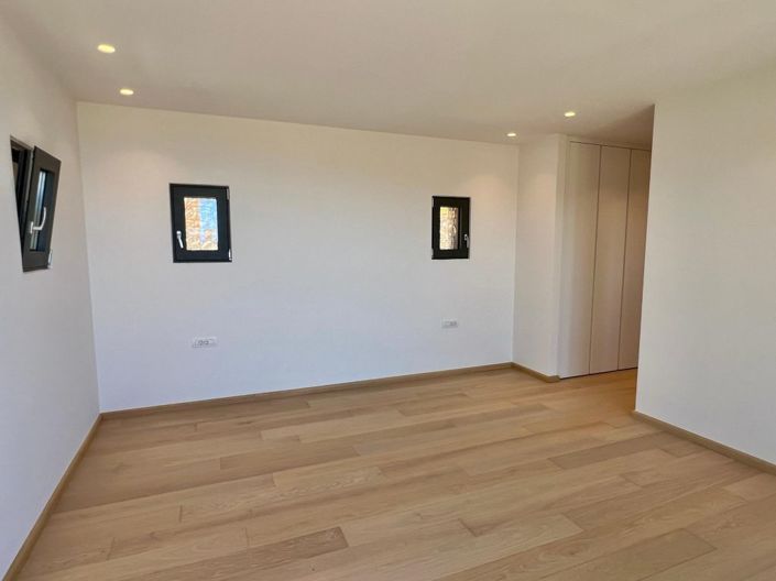 Image No.18-5 Bed Villa for sale