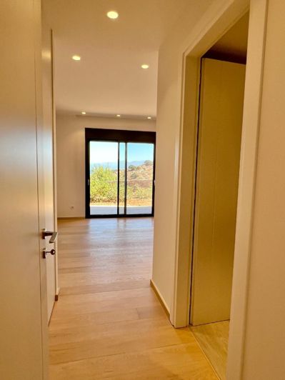 Image No.25-5 Bed Villa for sale