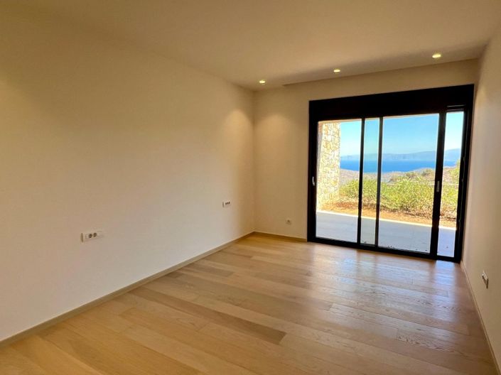 Image No.29-5 Bed Villa for sale