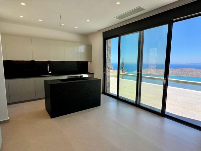 Image No.8-5 Bed Villa for sale
