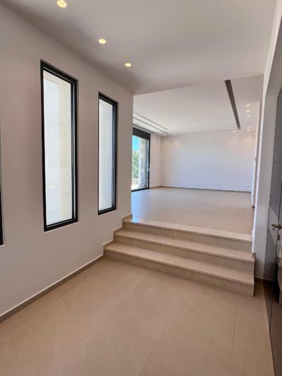 Image No.9-5 Bed Villa for sale