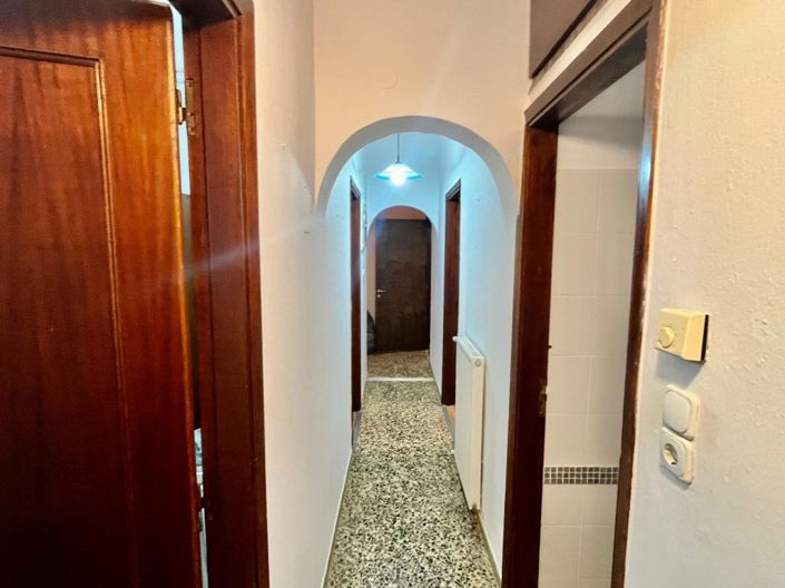 Image No.10-2 Bed House for sale
