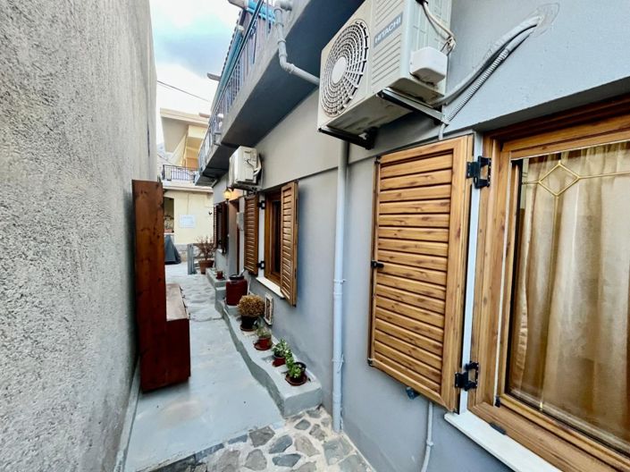 Image No.20-2 Bed House for sale