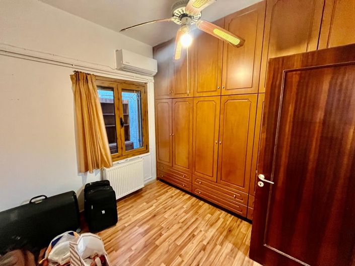 Image No.8-2 Bed House for sale