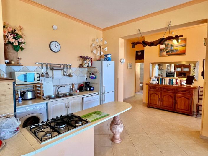 Image No.6-6 Bed House for sale