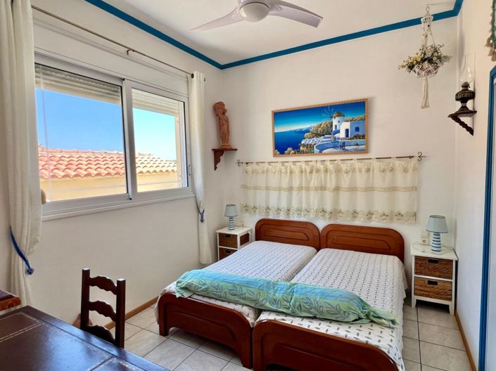 Image No.9-6 Bed House for sale