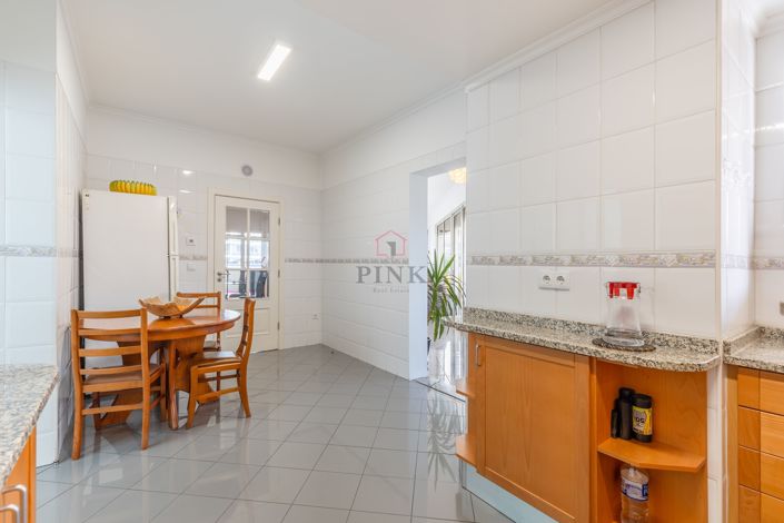 Image No.18-3 Bed Apartment for sale