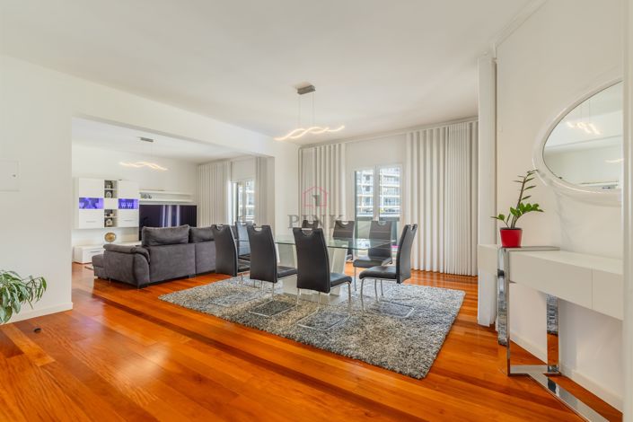 Image No.20-3 Bed Apartment for sale