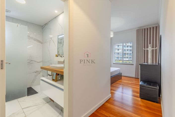 Image No.33-3 Bed Apartment for sale