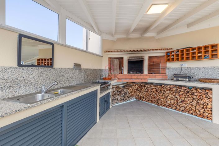 Image No.10-3 Bed Apartment for sale