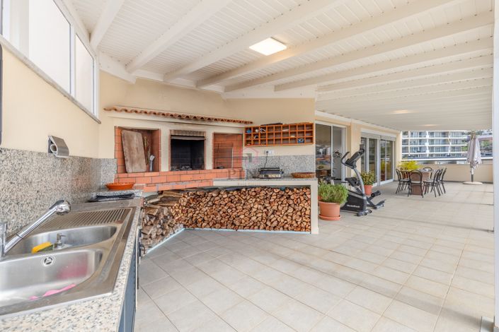 Image No.11-3 Bed Apartment for sale