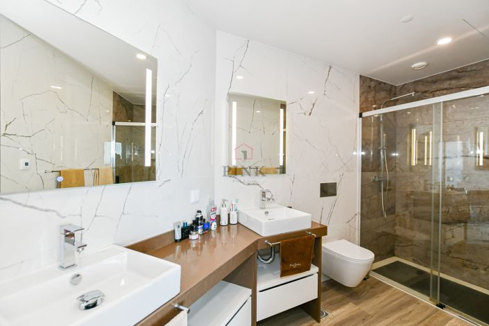 Image No.32-2 Bed Villa for sale