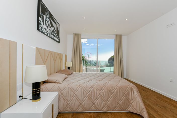 Image No.30-4 Bed Villa for sale