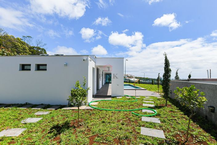 Image No.26-3 Bed Villa for sale