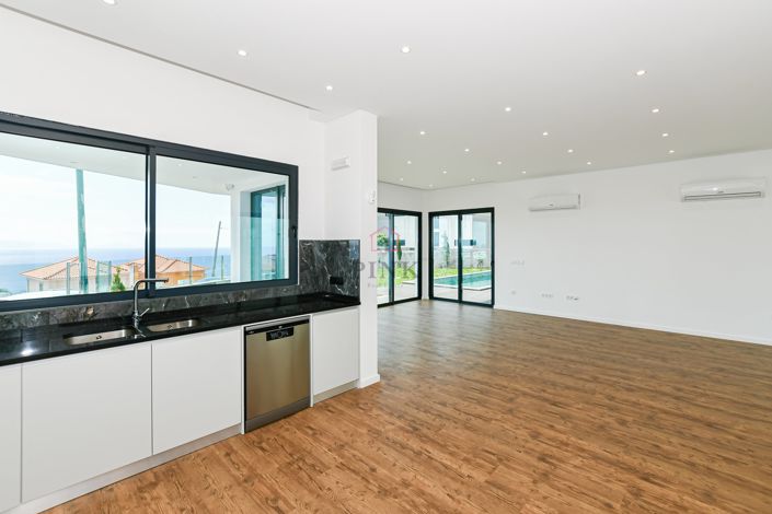 Image No.7-3 Bed Villa for sale