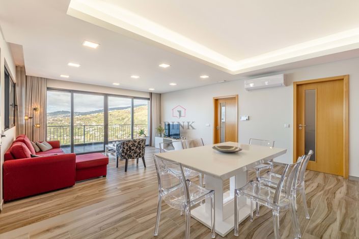 Image No.10-3 Bed Villa for sale