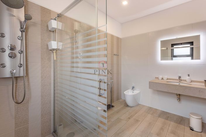 Image No.22-3 Bed Villa for sale