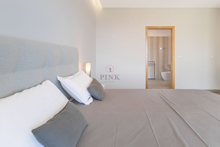 Image No.25-3 Bed Villa for sale